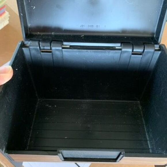 Rubbermaid Commercial Products 2400 Index Recipe Card Box With Cards - Picture 9 of 10